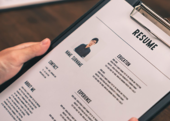 “Gaining an Edge in the Job Market: Career Strategies to Craft a Standout Resume”