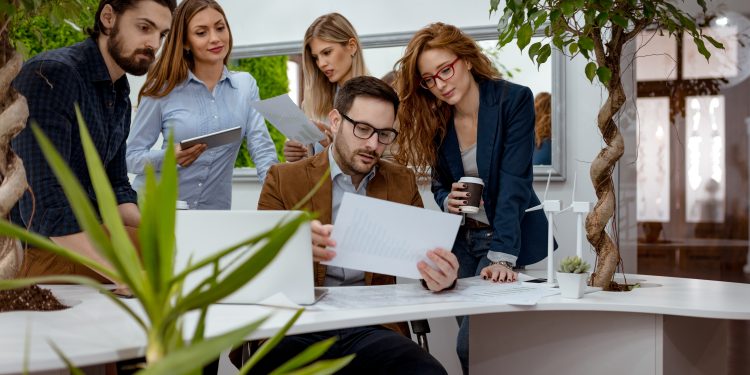 “Land Your Dream Job 🤩: A Comprehensive Job Search Plan & Strategies to Help You Secure It”